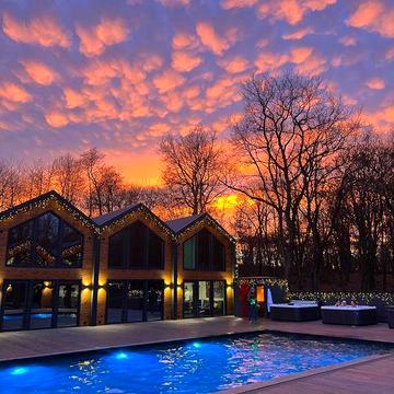 Продається будинок в SPA MOKRE діючий бізнес із щомісячною дохідністю