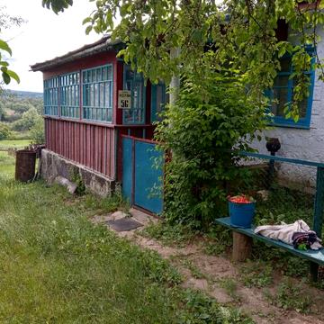 Будинок у центрі села великий город, сад і річка Митківці летичівський