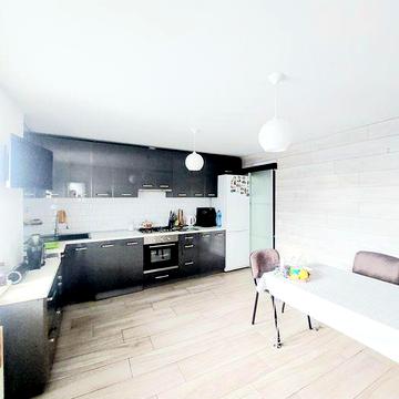 Продаж будинку з землею, район (8Березня)