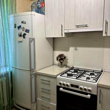 Продам2 комнатную квартиру на Институте связи