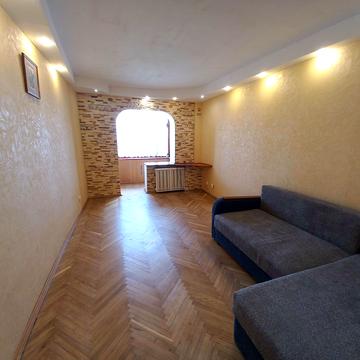 Романа Ратушного вул. (Волгоградська), 5