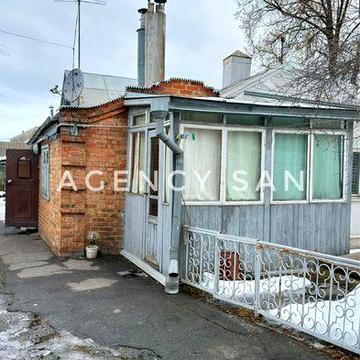 Продаємо пів будинка вул. Шишкарівська.