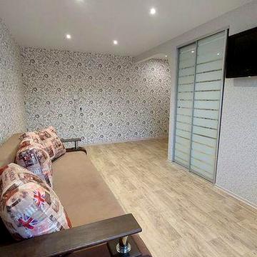 Сдам 1-но кімнатну крвартиру  на Курчатова 2а .