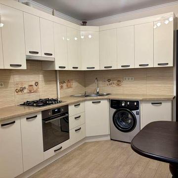 1 кімнатна квартира в новобудові 4поверх 45 м кв