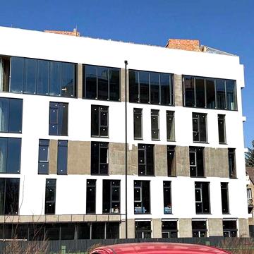 Продам простору 2 км квартиру біля Лебединки