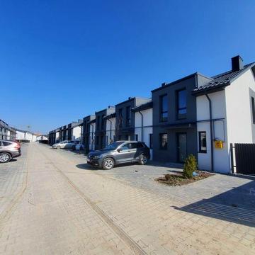 ЗДАНИЙ Таун-хауз ! Крута локація !