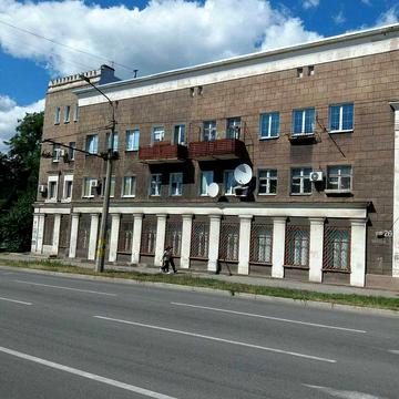 Продам большую 1 к.кв на пр.Металлургов