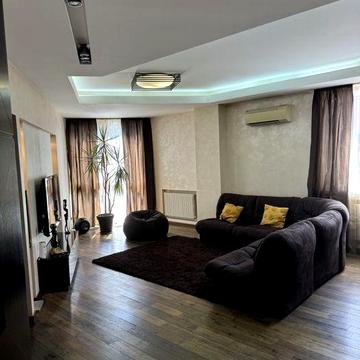 Продам 3к квартиру пр. Науки ( Гагарина)