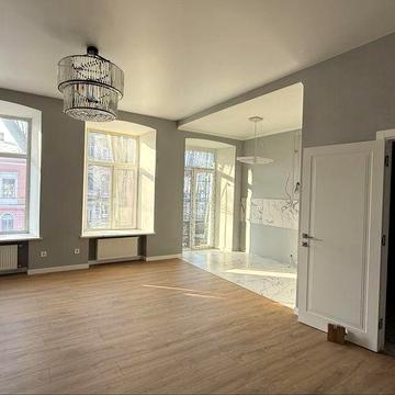 Продам 2 комнатную квартиру с ремонтом в центре ул Пушкинская