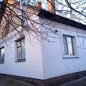 Продам півбудинку