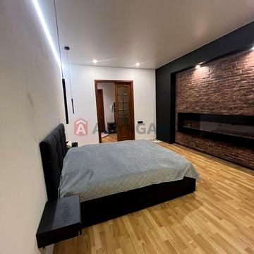 3-к кв в «сталінці» біля ТЦ «Україна». ЄВідновлення