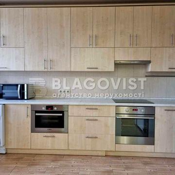 Продаж 3-х кімнатної квартири Освіти 3а