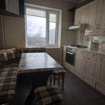 Терміново недорого продам 2-х кім. квартиру з роздільними кімнатами