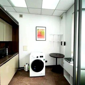 БЕЗ%! Центр, м. Олімпійська (H = 3.6) Федорова 10, посольский квартал