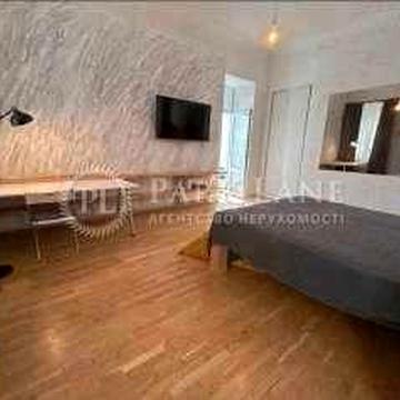 Історичний центр, однокімнатна квартира за найкращою ціною, стеля 3,8м