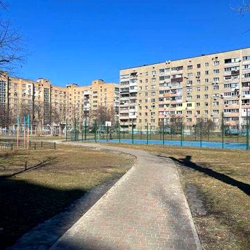 Без комісії !3-х кімнатна,вул.Празька 3.Цегляний будинок,ліфт,2балкони