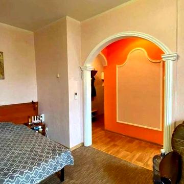 Продаж 2 к, метро Вокзальна, Університет, Берестейський проспект 3