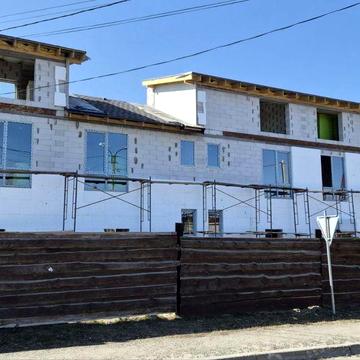 Таунхаус з терасою на 3-му поверсі центр  Гостомеля