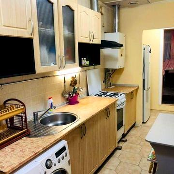 Частина будинку, центр, сонячний парк, з ремонтом