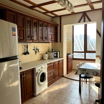 Сдам Ильфа и Петрова 8 3хкомнатная