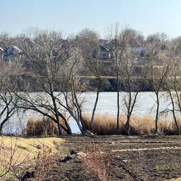 Будинок з виходом до річки