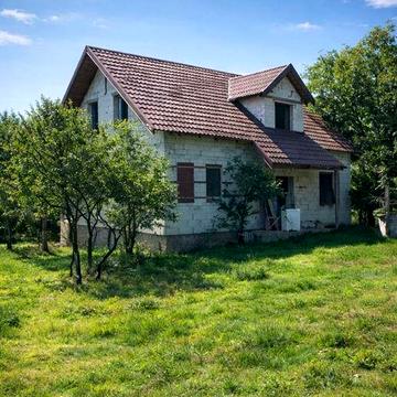 Будинок з великою ділянкою Косів
