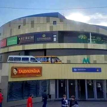 Ст. метро Героїв Дніпра. 2-кімнатна. вул. Героїв Дніпра 49