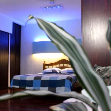 Квартира между станциями метро Проспект Гагарина и Спортивная