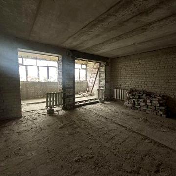 У продажу квартира з чудовим краєвидом у тихому центрі міста