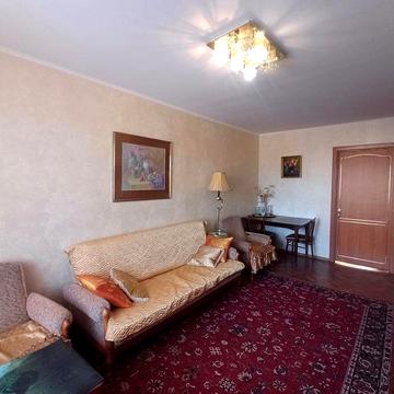 Ул.Пушкина! Мебель + техника! Двусторонняя, с двумя лоджиями.