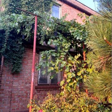 Продам двохповерховий будинок на Юності СЕРТИФІКАТ