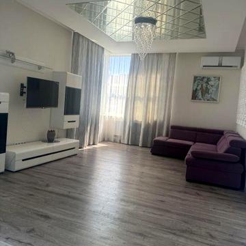 Здам розкішну великогабаритну  квартиру в центрі міста