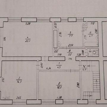 Квартира з гаражем, подвірям та присадибною ділянкою