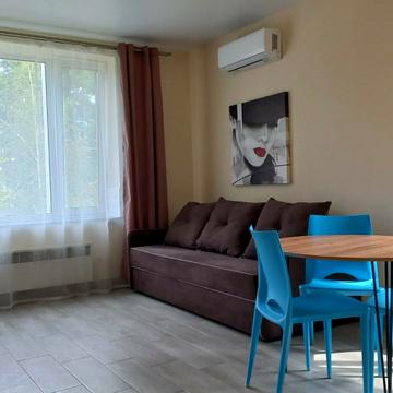 Лоцманський узвіз, 9д