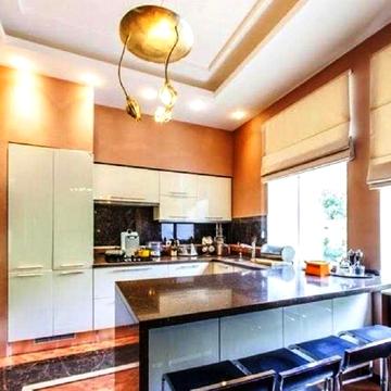 Воздвиженська вул., 21/23