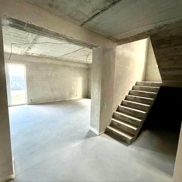 Будинок Дуплекс, Боратин у Топ локації, 2 поверхи 5 кімнат