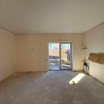 Продам дуплекс поруч школа , в чистовому та опаленям