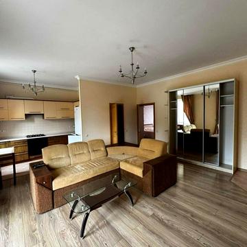 Джона Маккейна вул. (Івана Кудрі), 41/22