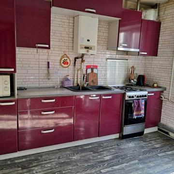 Продам добротную половину дома,в хорошем жилом состоянии,  с участком