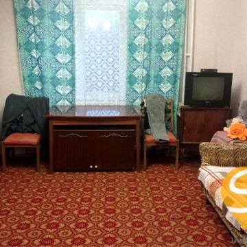 Двокімнатна   по вул  Космічній .Космос