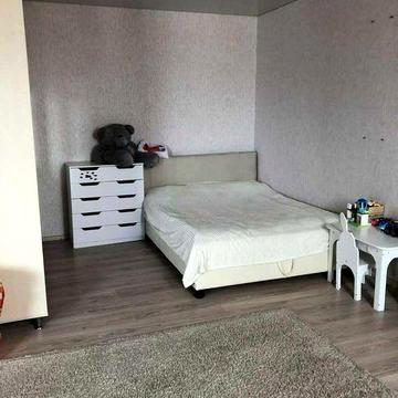 Здається в оренду однокімнатна квартира.