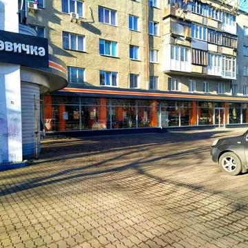 Чорновола вул., 98