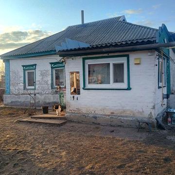 Продам дом в селі Набережне