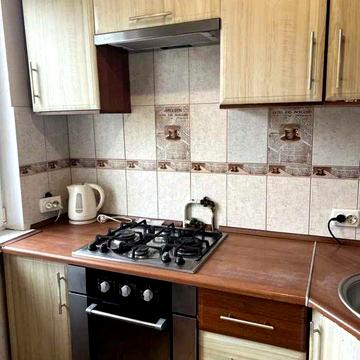 Продам 2х комн квартиру р-н ТРК Украина 4/9 с кап ремонтом