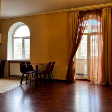 Оренда квартири в центрі Києва Олеся Гончара 55 Велотрек Золоті Ворота