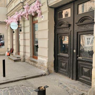 ЦЕНТР, оперний, вул.Фурманська,7-400 $.