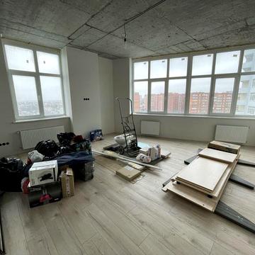 Велика 1-кімнатна квартира з кухнею-студією. Район Моноліт ЖК Моноліт