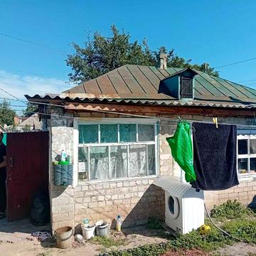 Продам пів будинку