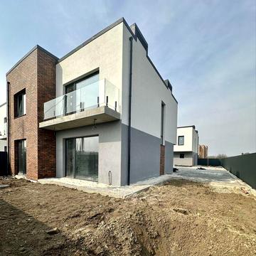 Продаю таунхаус з міськими комунікаціями