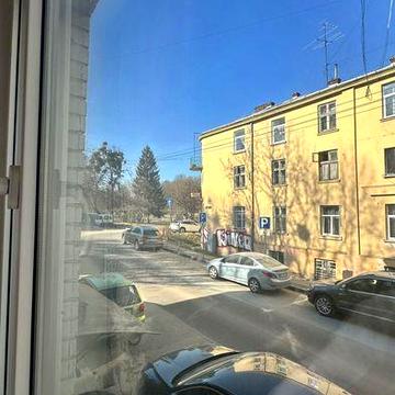 Продаж 3-кімнатної квартири в парковій зоні Львова (вул. Зарицьких)